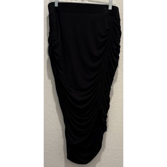 Torrid Black Super Soft Cinched Bodycon Lined Skirt Size 2X NWT - Picture 1 of 4